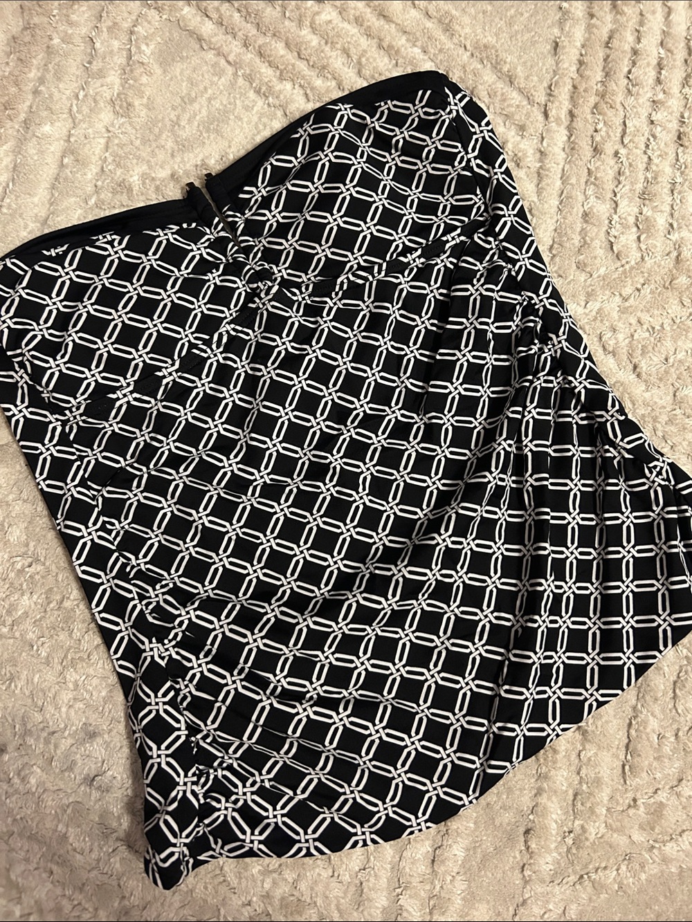 Liz Claiborne Black and White Geometric Bikini Top Size 8